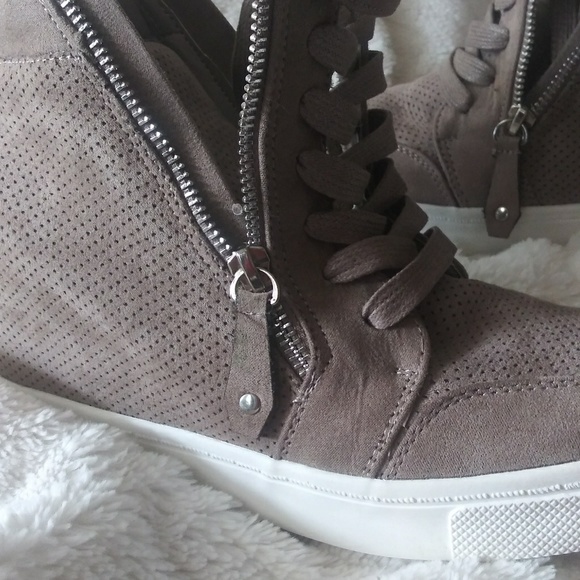 SOLD ON MC - Picture 4 of 8